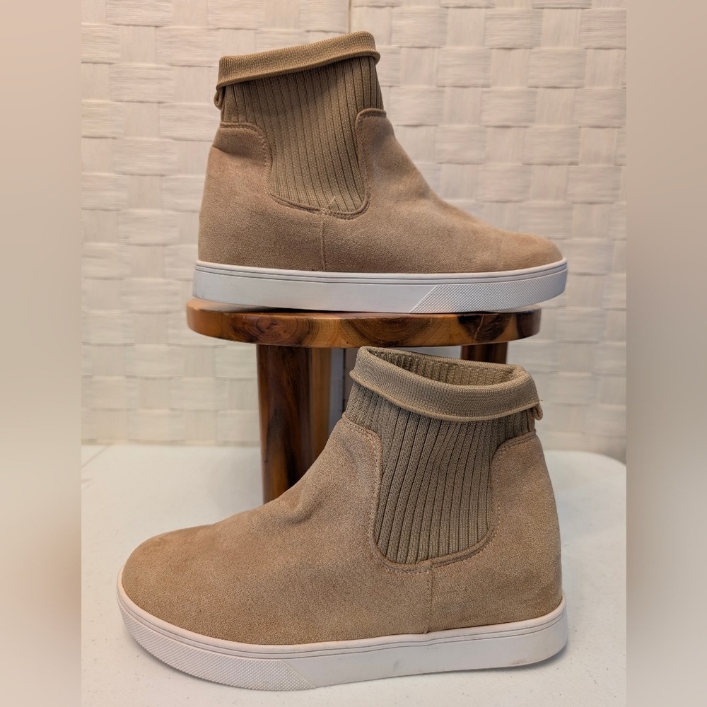 Boutique by Corkys Tan Faux Suede Ribbed Knit High Top Sneaker Boots Booties